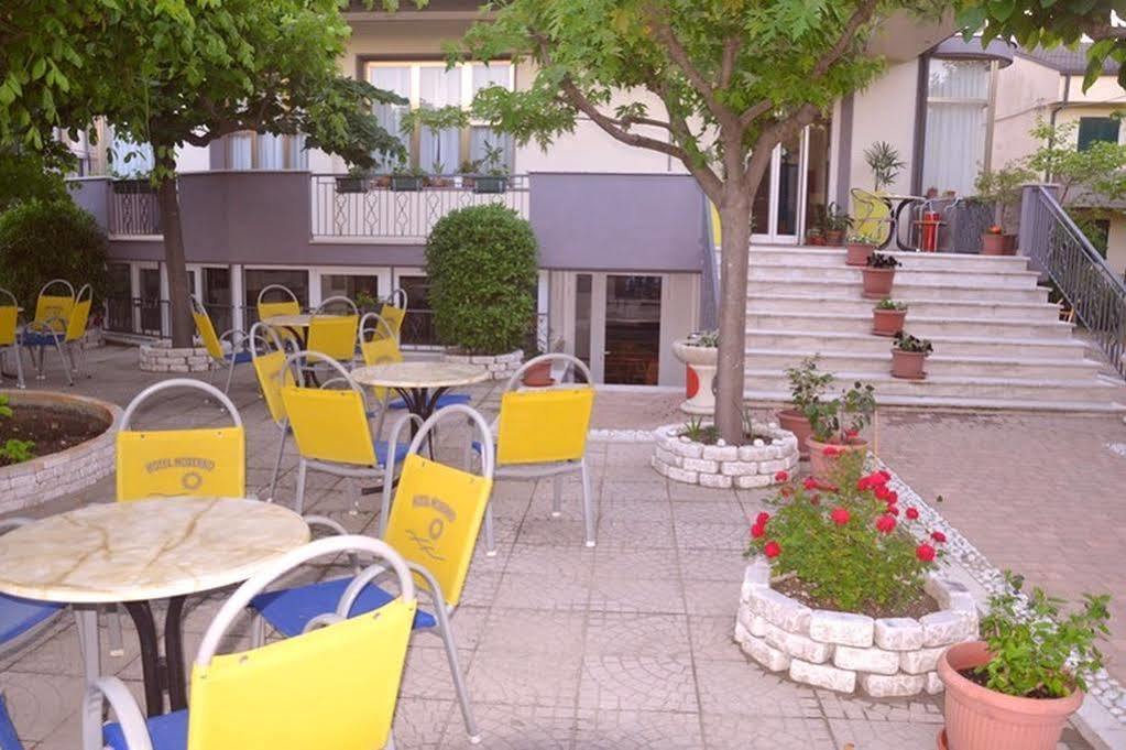 Hotel Moderno - Bed & Breakfast Cervia Exteriér fotografie